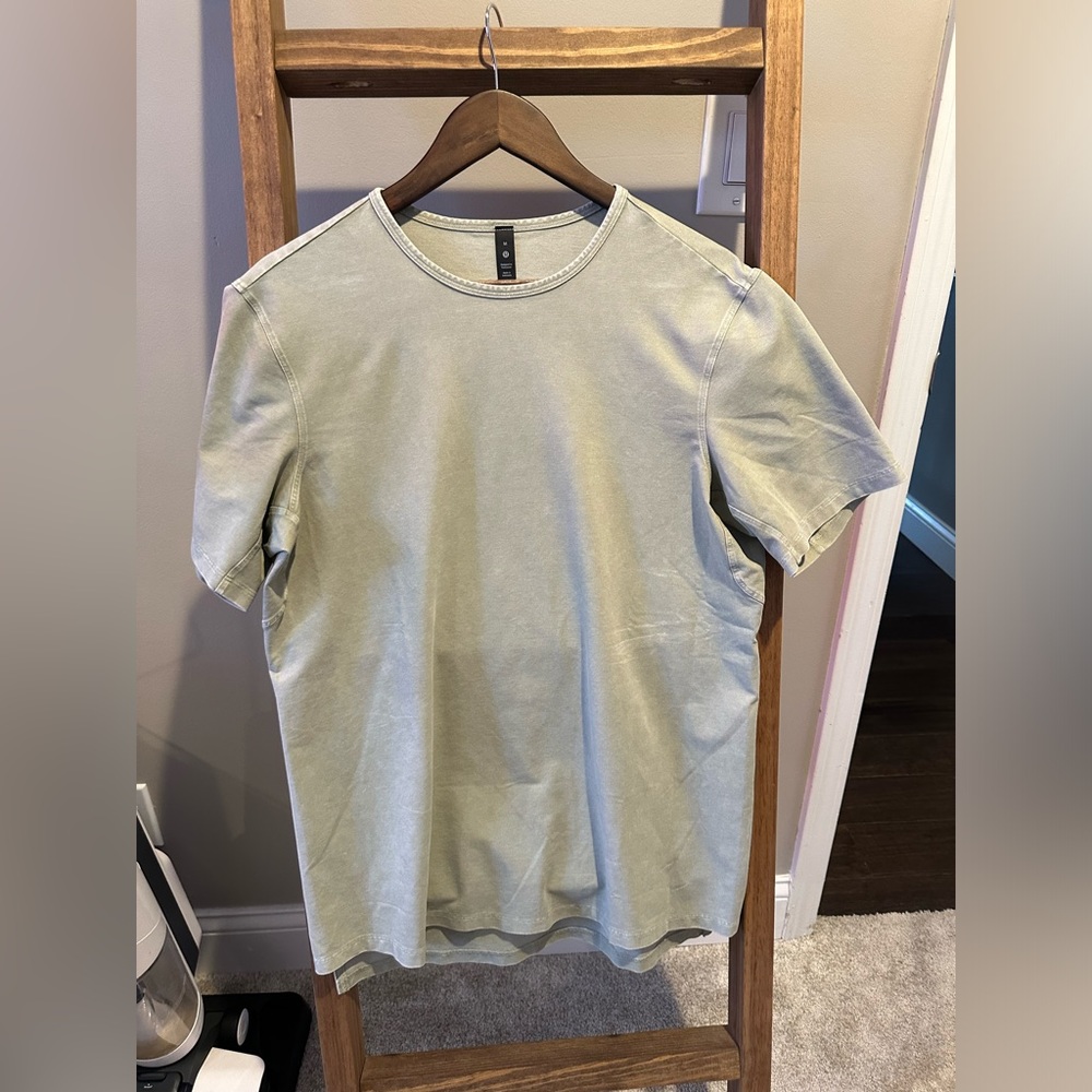 Lululemon limited edition commission relaxed shirt